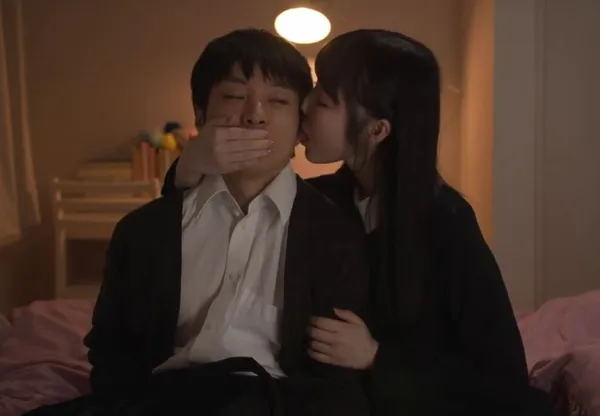 phim sex quay lén chị gái tắm Nữ sinh chuyên văn với vẻ ngoài giản dị và ít nói nhưng thật ra nghiện “sex”