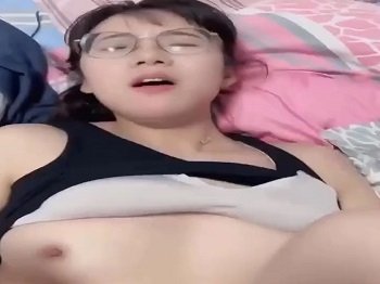 sex ko che moi Em kính cận làm tình cực sung